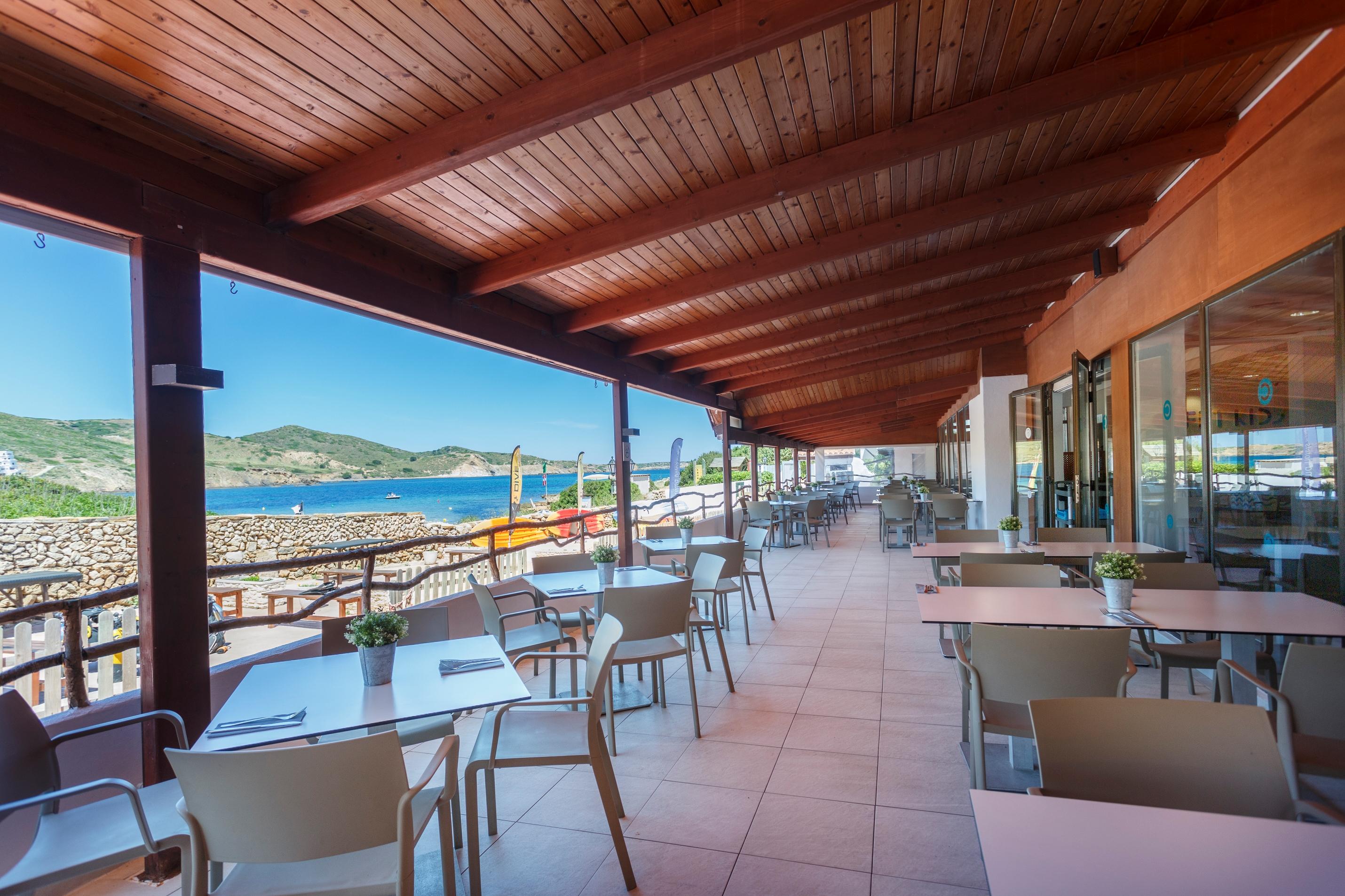 Fergus Club Carema Splash Playas De Fornells Restaurant photo